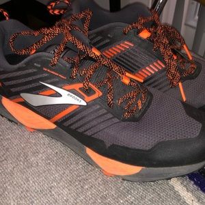 Brooks size 12 Men athletic shoe